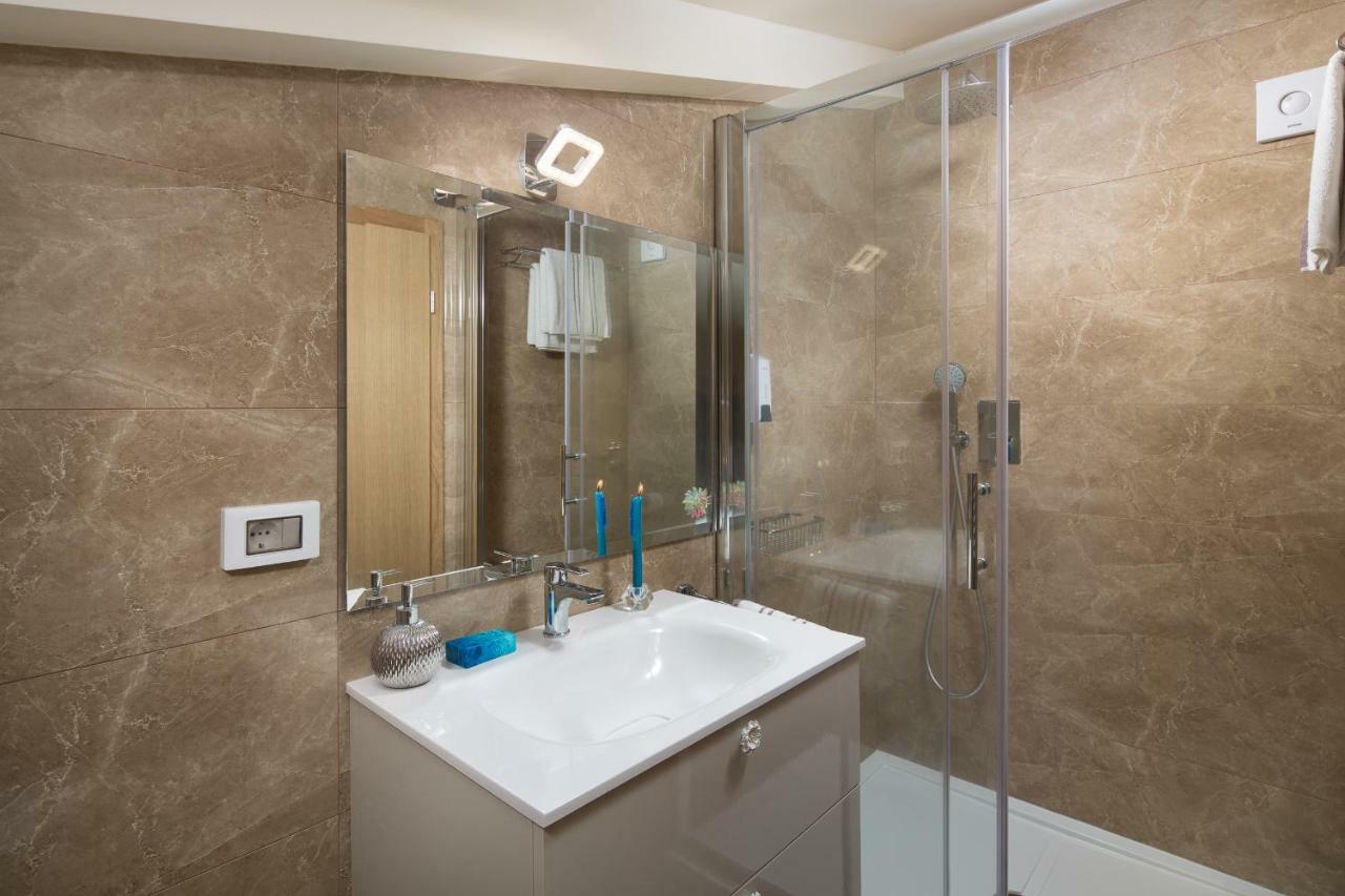 Valdibora Sea View Residence Rovinj Eksteriør billede